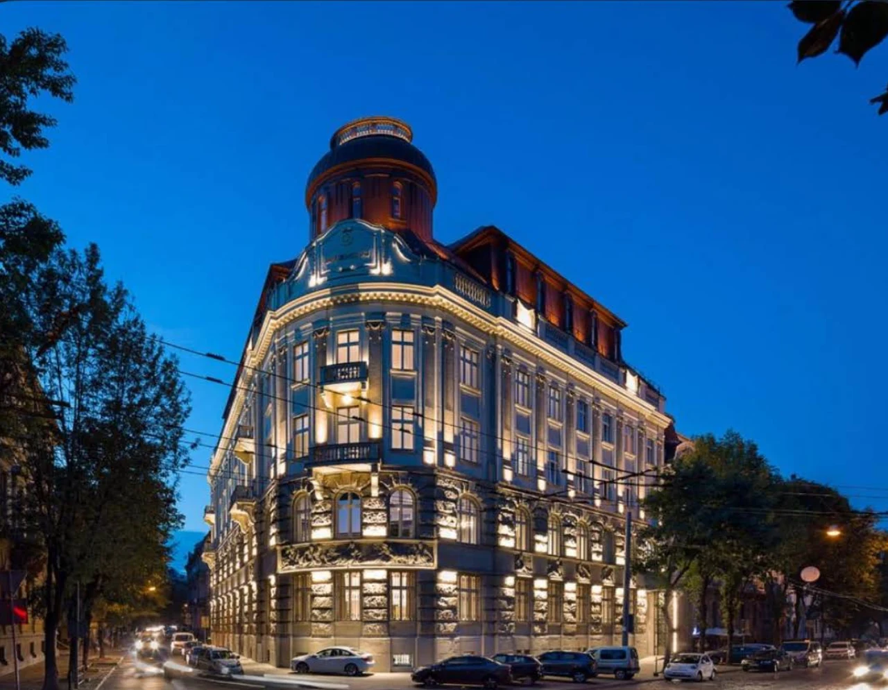 Зовнішній вигляд будівлі BANKHOTEL у Львові